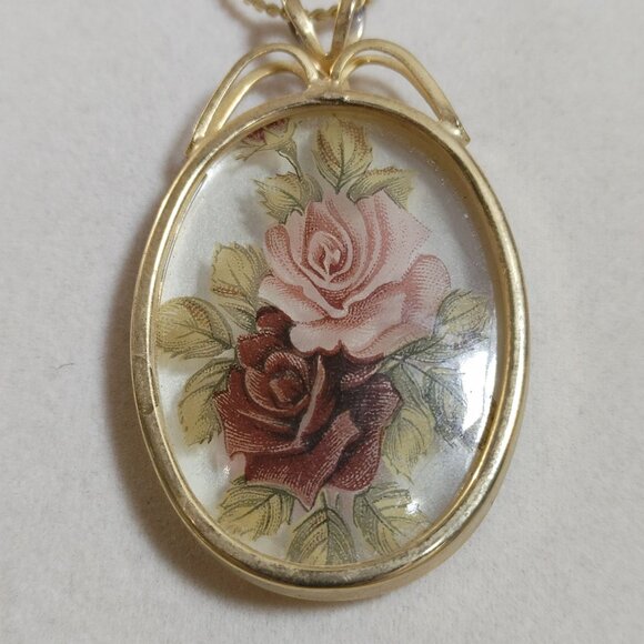 Roses Pendant Necklace 29 Inch Vintage Flowers Oval Pink Red Gold Tone Frame - Picture 7 of 10